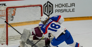 Latvijas sieviešu izlase Pasaules čempionāta atklāšanas mačā piekāpjas Slovākijai