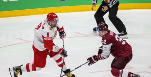 Latvijas hokeja izlase sīvā cīņā atzīst Krievijas valstsvienības pārākumu 