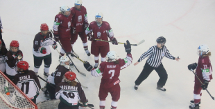 Latvijas sieviešu hokeja izlasei pārliecinoša uzvara pret Meksiku