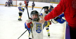 2015 LBJMH U-10 finālā uzvar "Prizma/Pārdaugava05"