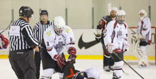 HS "Rīga 98" apspēlē "Valmieras HK", uzvar 1.līgas regulāro čempionātu