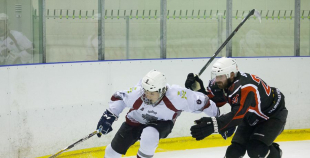 HS "Rīga 98" apspēlē "Valmieras HK", uzvar 1.līgas regulāro čempionātu