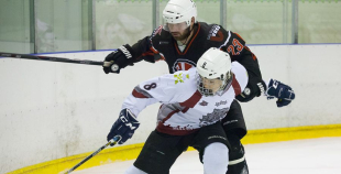 HS "Rīga 98" apspēlē "Valmieras HK", uzvar 1.līgas regulāro čempionātu