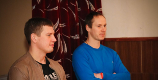 Oskars Bārtulis un Georgijs Pujacs apmeklē Liepājas internātpamatskolu