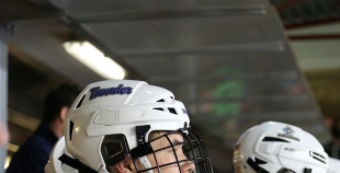 2016 Latvijas hokeja izlases kandidāti uzveic Latvijas jauniešu izlasi