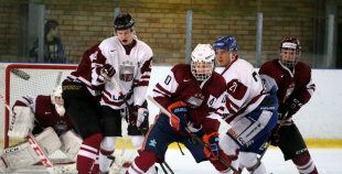 2016 Latvijas hokeja izlases kandidāti uzveic Latvijas jauniešu izlasi