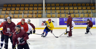 2016 Latvijas izlases kandidāti gatavojas jaunajai hokeja sezonai