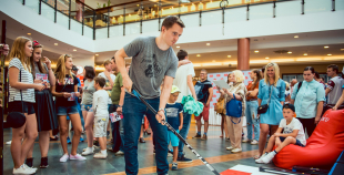 2016 Latvijas izlases hokejisti priecē savus fanus Spicē