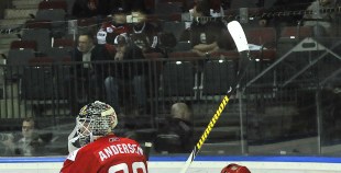 Latvijas hokejisti uzvar dāņus