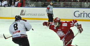 Latvijas hokejisti uzvar dāņus