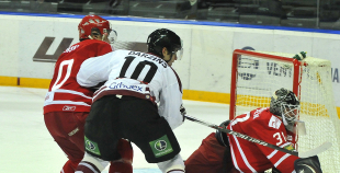 Latvijas hokejisti uzvar dāņus