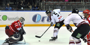 Uzvara arī otrajā spēlē