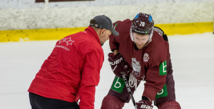 Nosaukts Latvijas nacionālās hokeja izlases sastāvs pēdējām pārbaudes spēlēm ar Šveici