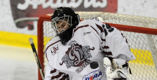 Foto: "Dinamo/Juniors" uzvar Ozolniekus