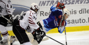 Foto: "Dinamo/Juniors" uzvar Ozolniekus
