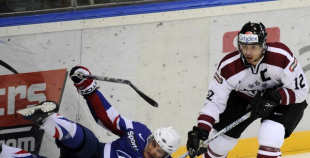 Foto: Latvija ar 4:1 uzvar Franciju