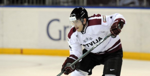 Foto: Latvija ar 4:1 uzvar Franciju