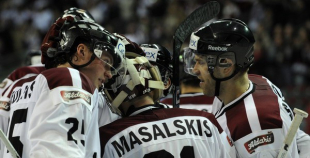 Foto: Latvija ar 4:1 uzvar Franciju