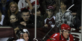 Foto: Latvija ar 3:2 uzvar Baltkrieviju