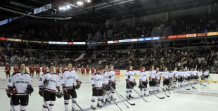 Foto: Latvija ar 3:2 uzvar Baltkrieviju