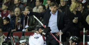 Foto: Latvija ar 3:2 uzvar Baltkrieviju