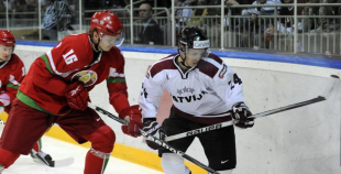 Foto: Latvija atkārtoti uzvar Baltkrieviju