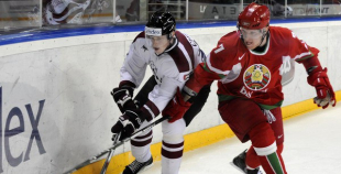 Foto: Latvija atkārtoti uzvar Baltkrieviju