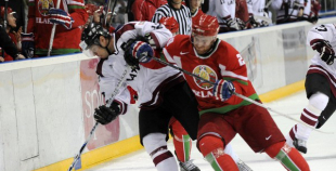 Foto: Latvija atkārtoti uzvar Baltkrieviju