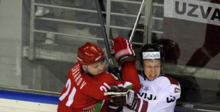 Foto: Latvija atkārtoti uzvar Baltkrieviju