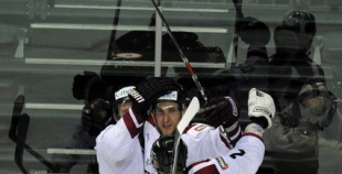 Foto: Latvija atkārtoti uzvar Baltkrieviju