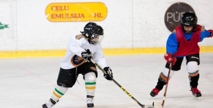 Lieliskā atmosfērā aizvadīts meiteņu turnīrs Tukumā