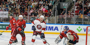 Hokeja leģendu spēles pamatlaiks noslēdzas ar draudzīgu neizšķirtu