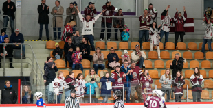 Latvijas sieviešu izlase Pasaules čempionāta atklāšanas mačā piekāpjas Slovākijai