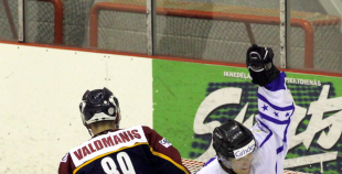 HS Rīga derbijā pārliecinošu uzvaru svin LSPA