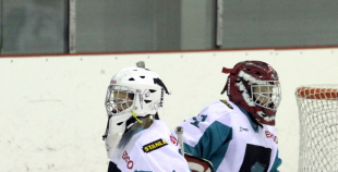 Bērnu hokejs uz Volvo ledus