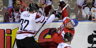 Latvija čempionātu sāk ar cienīgu zaudējumu čehiem