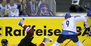 Latvijai zaudējums pēcspēles metienu sērijā