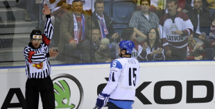 Latvijai zaudējums pēcspēles metienu sērijā