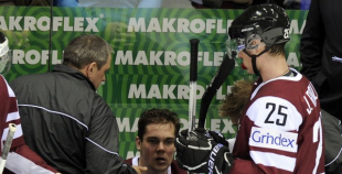 Latvijai zaudējums pēcspēles metienu sērijā