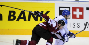 Latvijai zaudējums pēcspēles metienu sērijā