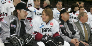 In memoriam. Kārlis Skrastiņš 1974-2011