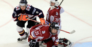 Saspringtā spēlē "HS Rīga/Prizma" apspēlē HK "Juniors"