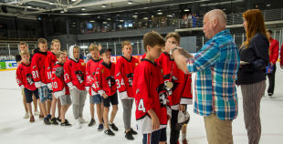 FOTO: Apbalvotas LBJČH labākās komandas un rezultatīvākie spēlētāji