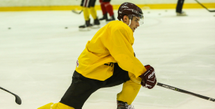 FOTO: U-20 izlases pirmdienas ledus treniņš "Volvo" ledus hallē 