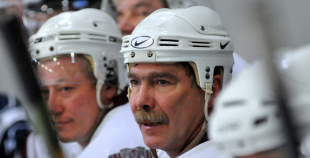 Vecie buki vēl grauž ledu