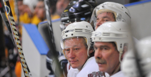 Vecie buki vēl grauž ledu