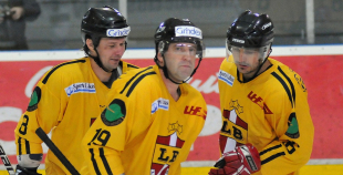 Vecie buki vēl grauž ledu