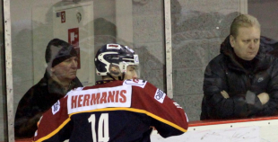 "Juniors" pēcspēles metienos uzveic "Prizmu"