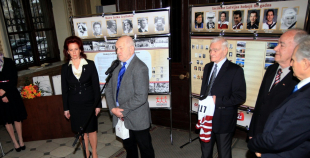 Saeimā atklāta izstāde „Latvijas hokejam - 80”