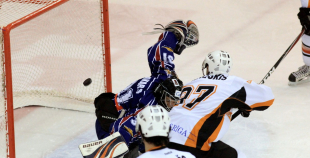 "SMScredit.lv" apspēlē "HS Rīga/Prizma" un pakāpjas uz otro vietu.